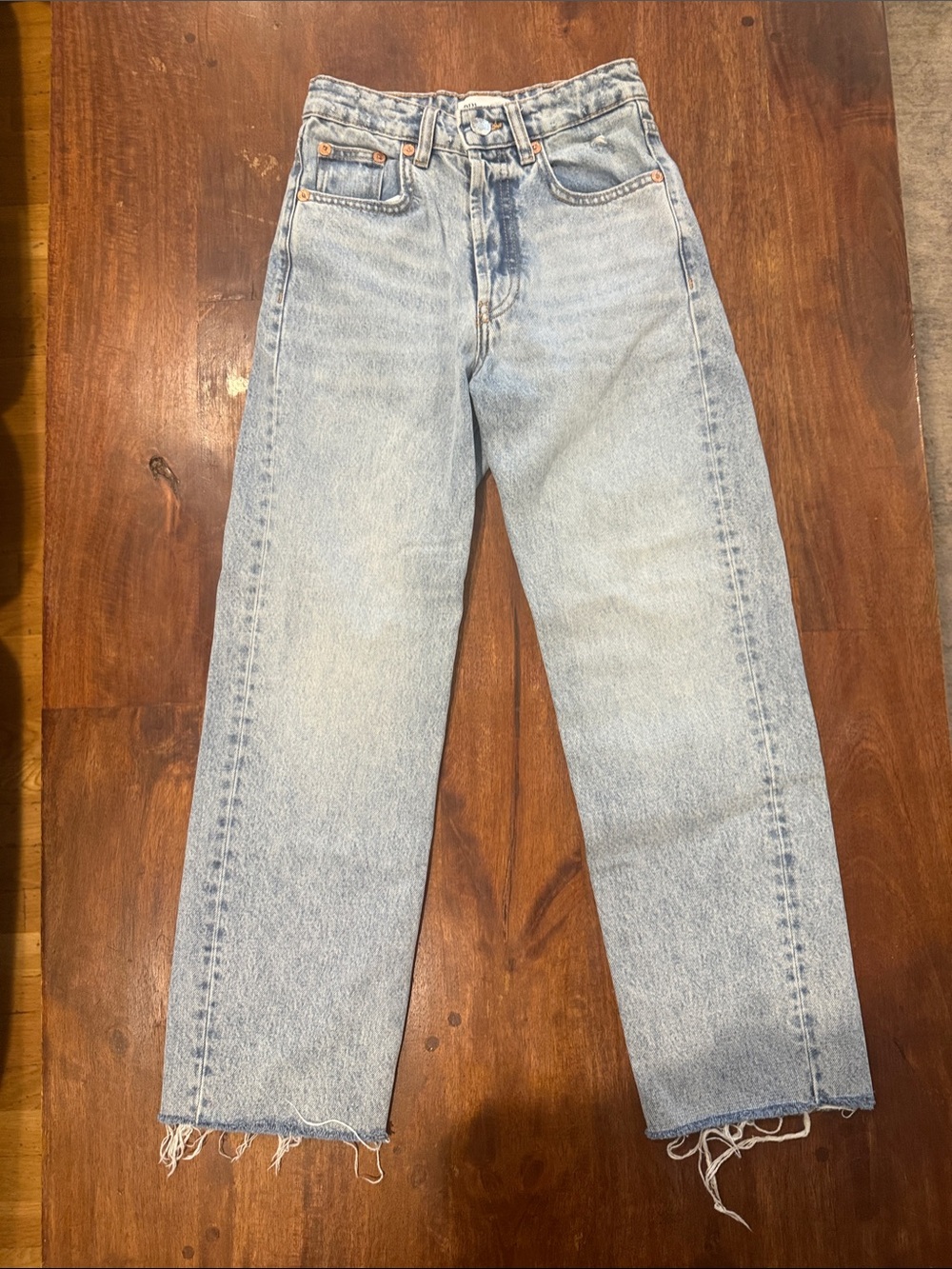 Zara Women’s Light Blue Straight-Leg Jeans
